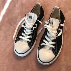 Black and White Converse sz 8.5